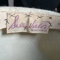 Victor, Sally